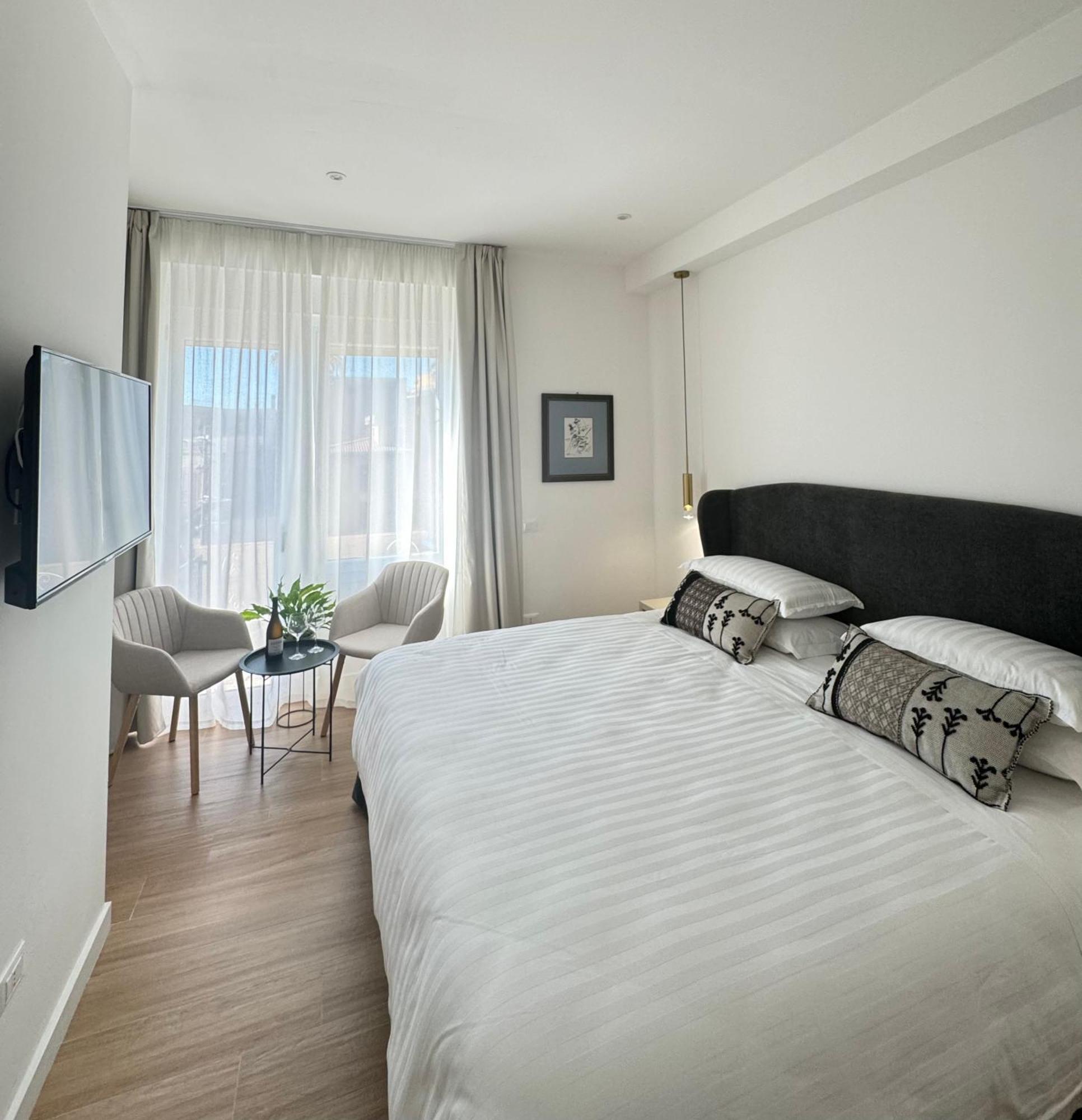 Feel Boutique Rooms Ористано Екстер'єр фото